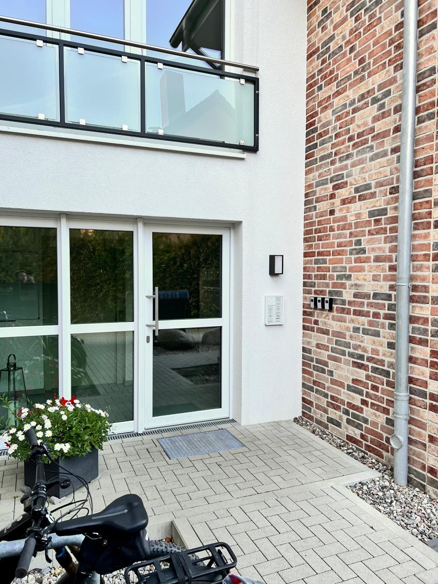 Kleine Auszeit -- Inklusive Parkplatz & Wifi, Geschirrspueler, Waschmaschine & Terrasse Mit Strandkorb -- Perfekt Fuer Urlaub & Business Scharbeutz Exteriér fotografie