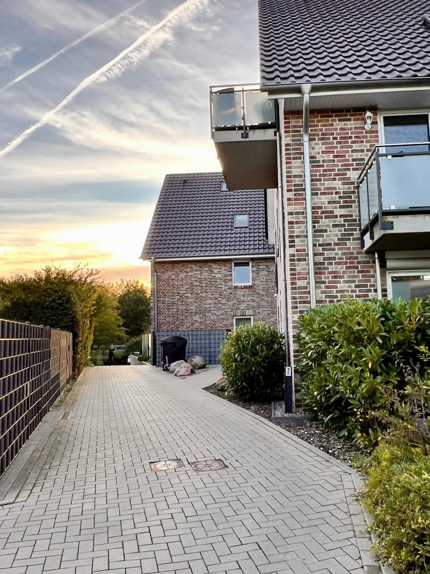 Kleine Auszeit -- Inklusive Parkplatz & Wifi, Geschirrspueler, Waschmaschine & Terrasse Mit Strandkorb -- Perfekt Fuer Urlaub & Business Scharbeutz Exteriér fotografie
