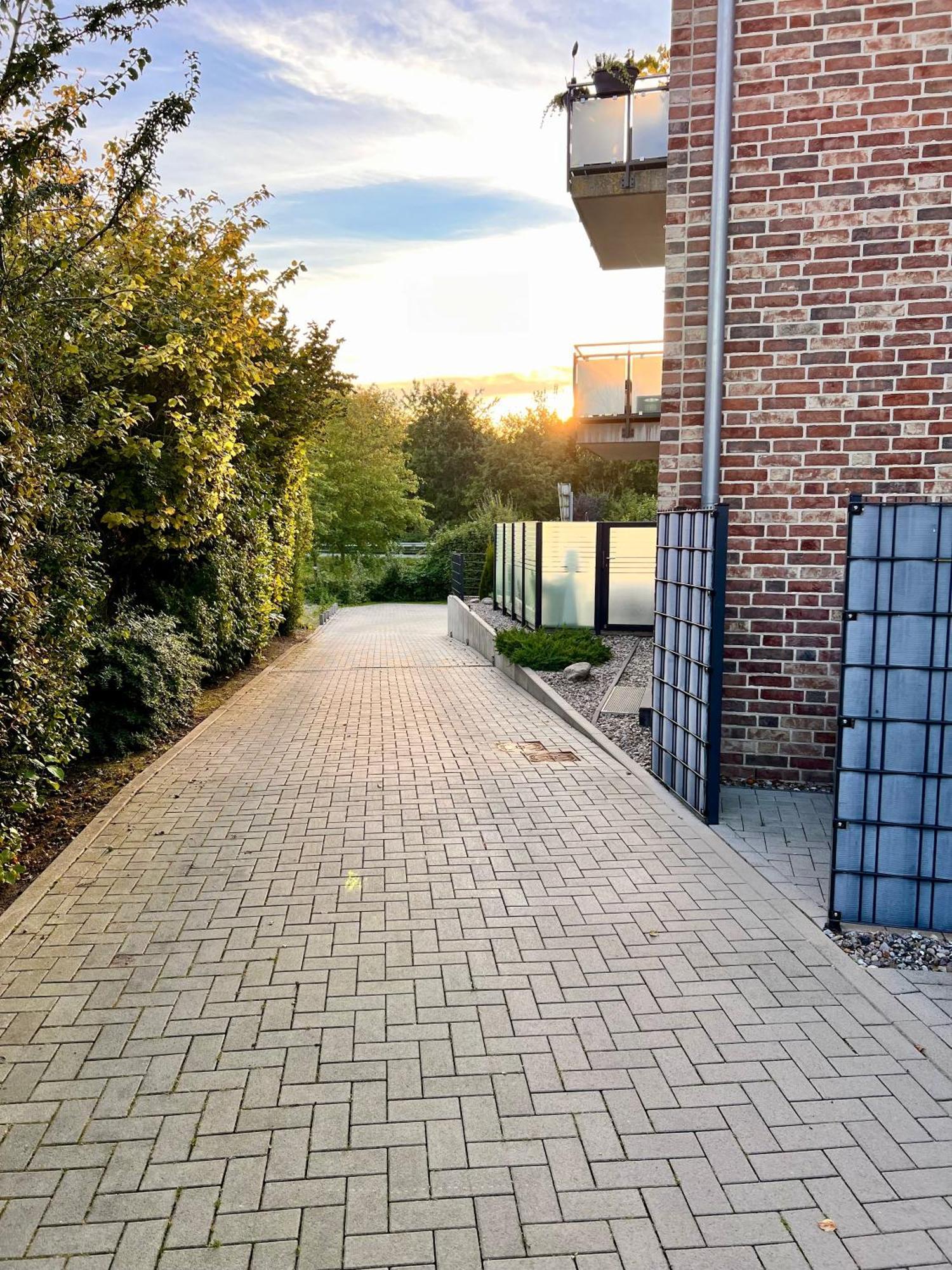 Kleine Auszeit -- Inklusive Parkplatz & Wifi, Geschirrspueler, Waschmaschine & Terrasse Mit Strandkorb -- Perfekt Fuer Urlaub & Business Scharbeutz Exteriér fotografie